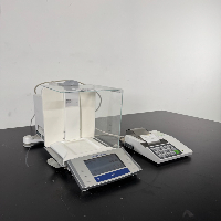 Mettler Toledo XS104 Analytical Balance image 0